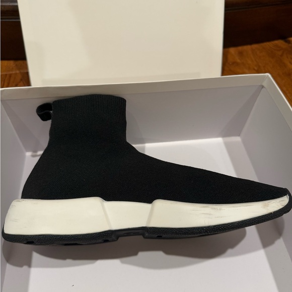 Alo Yoga Velocity Knit Black Sneakers - Picture 4 of 8